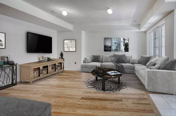 Clarington, ON L1C 7E8,253 Lord Elgin LN