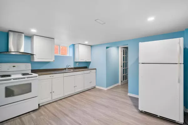 Toronto E04, ON M1R 4B2,31 Rossford RD W #Basement