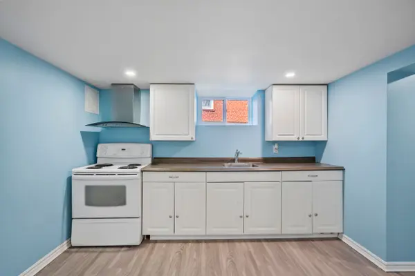 Toronto E04, ON M1R 4B2,31 Rossford RD W #Basement