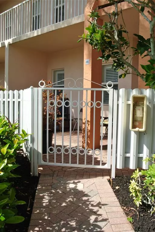 Tamarac, FL 33321,7735 Yardley Dr #103