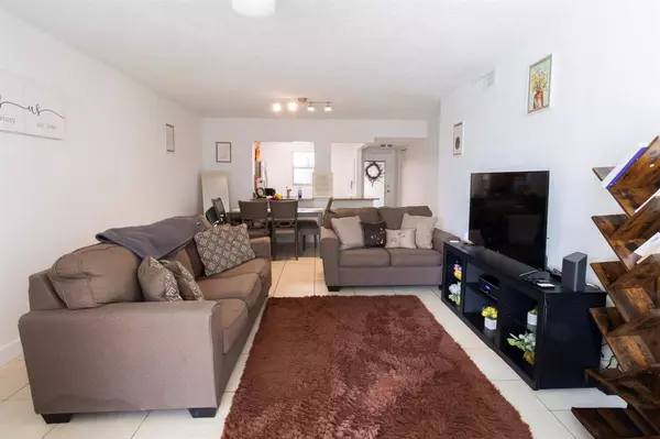 North Lauderdale, FL 33068,1810 N Lauderdale Ave #2102