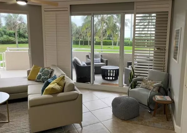 Fort Pierce, FL 34949,5051 N Highway A1a #T-4