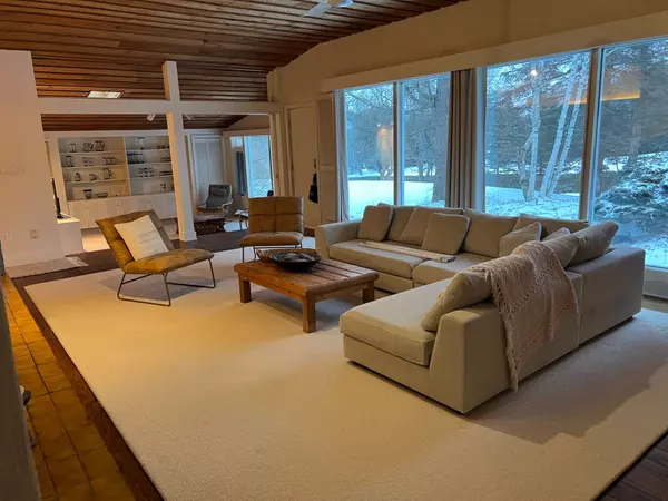 King, ON L7B 0C7,128 Brule TRL