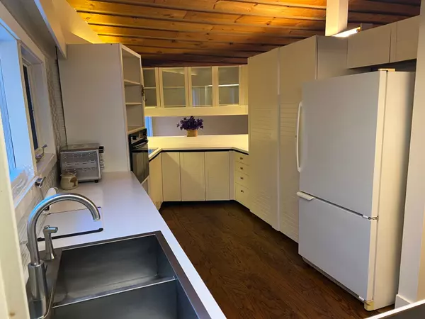 King, ON L7B 0C7,128 Brule TRL