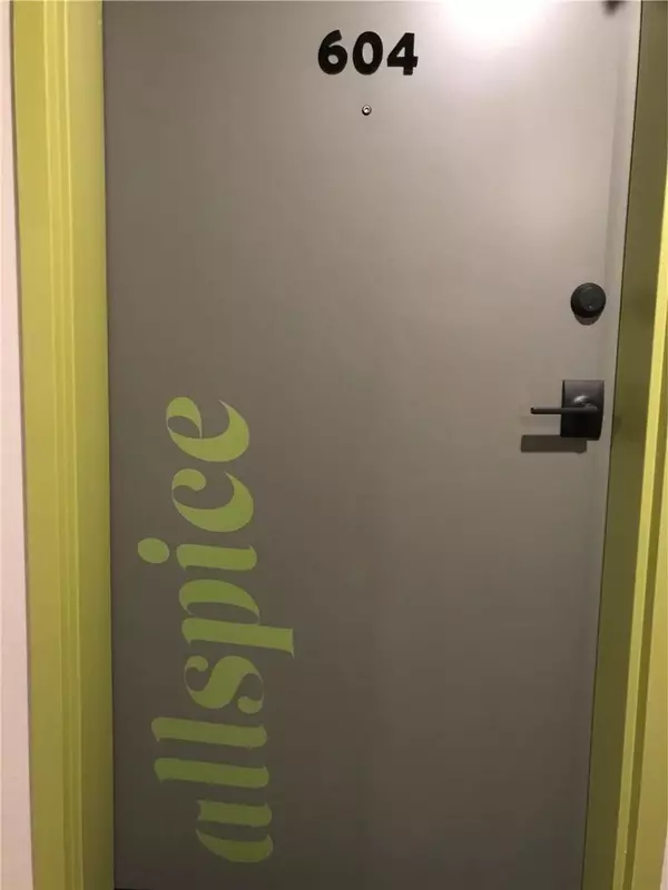 Barrie, ON L9J 0J8,5 Chef LN #604