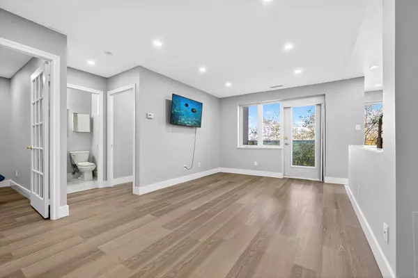 Brampton, ON L6P 1B9,10 Dayspring CIR #204