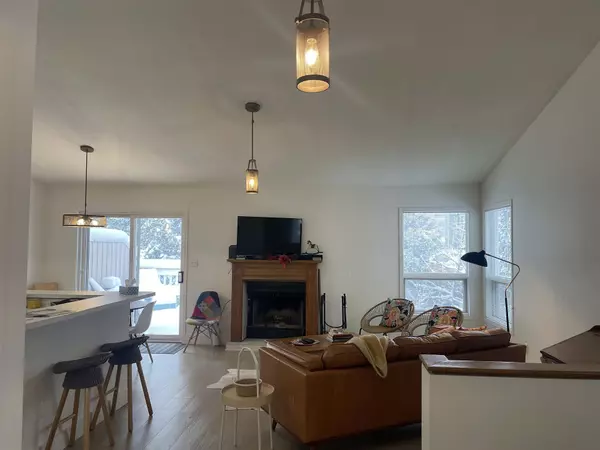 Blue Mountains, ON N0H 2P0,58 Alice ST #17