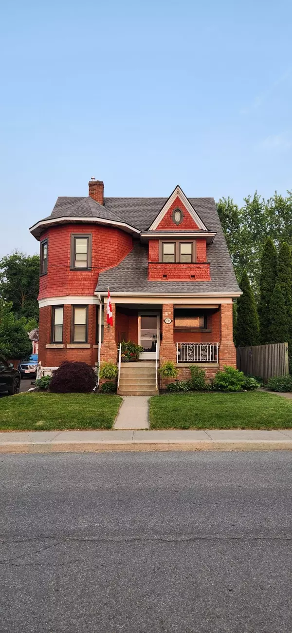 4766 Ryerson CRES, Niagara Falls, ON L2E 1E5