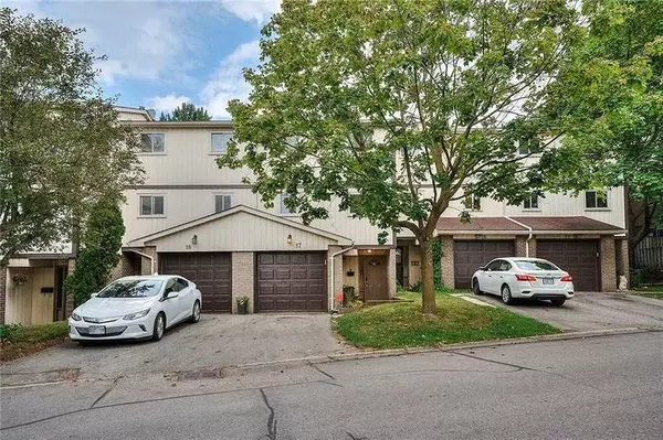 51 Paulander DR #17, Kitchener, ON N5M 5E5