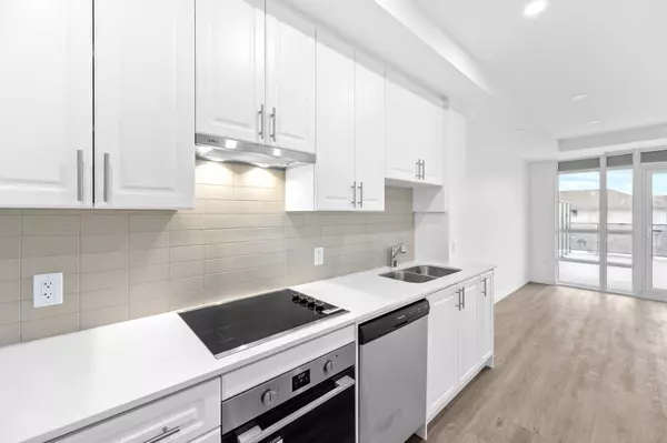 Hamilton, ON L8E 5B4,461 Green RD #202