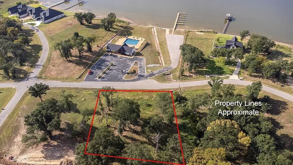 1593 Shoreline Drive, Mabank, TX 75143
