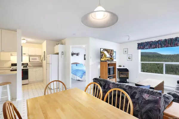 1105 Henry Rd #308, Courtenay, BC V9J 1L0