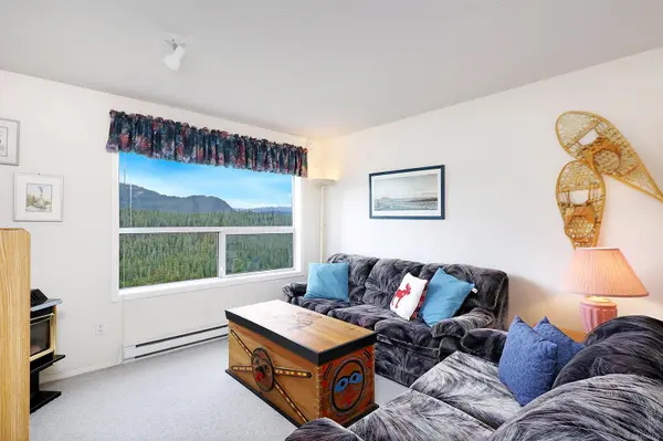 Courtenay, BC V9J 1L0,1105 Henry Rd #308