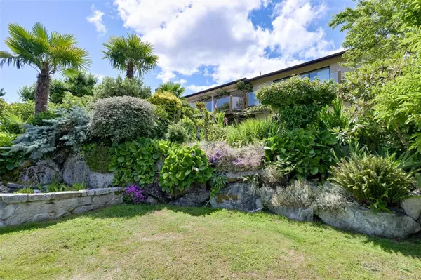 Saanich, BC V9E 2A8,5489 Forest Hill Rd