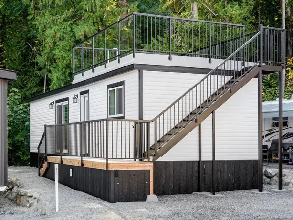 747 Old Place Rd #432, Central Saanich, BC V8M 0C3