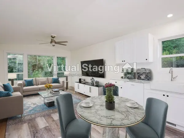 Central Saanich, BC V8M 0C3,747 Old Place Rd #432