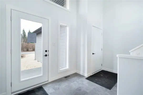 Niverville, MB R0A 0A1,12 Prestwick ST