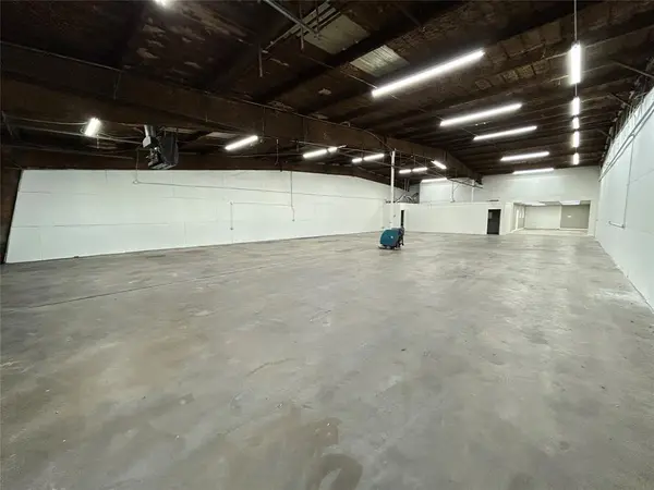 Arlington, TX 76012,2821 W Division Street