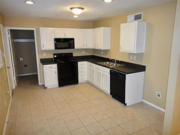 Allen, TX 75002,512 White Oak Street