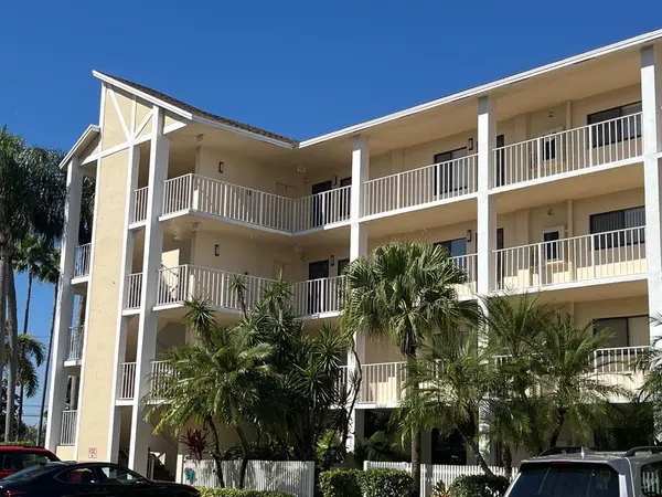 Delray Beach, FL 33446,7351 Kinghurst Dr #302