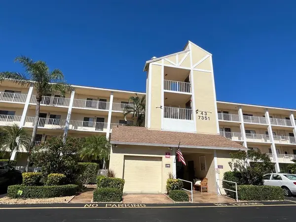 Delray Beach, FL 33446,7351 Kinghurst Dr #302