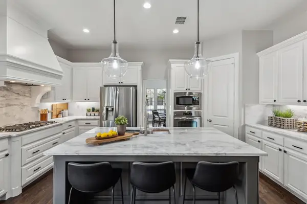 7541 Bryce Canyon Drive,  Frisco,  TX 75035