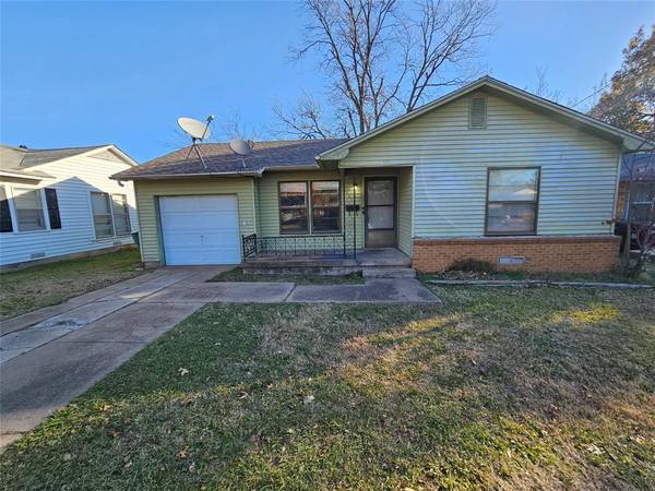 2221 N Shannon Street, Sherman, TX 75092