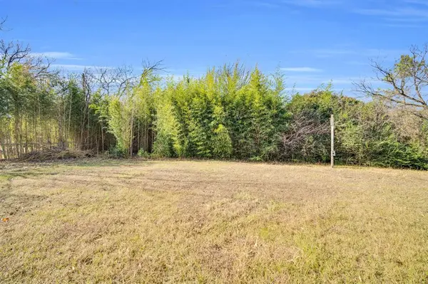 Arlington, TX 76001,3107 Russell Road