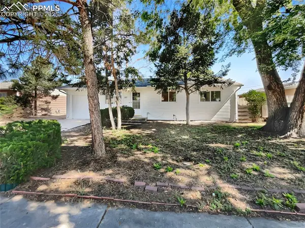 307 Mount View LN, Fountain, CO 80817