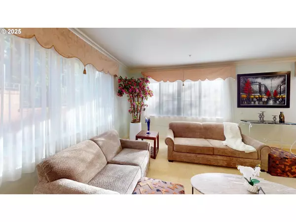 Portland, OR 97202,196 SE Spokane st #110