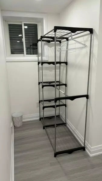 546 Karen Park CRES, Mississauga, ON L5A 3C6