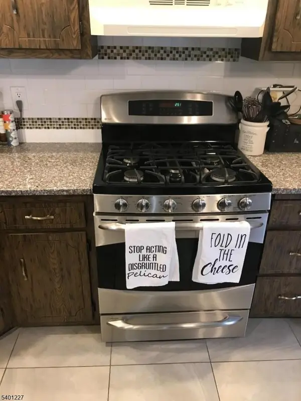 Belleville Twp., NJ 07109,18 Hilton St