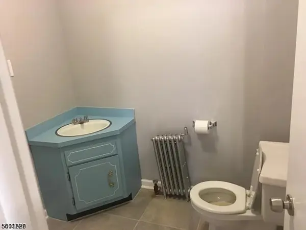 Belleville Twp., NJ 07109,18 Hilton St