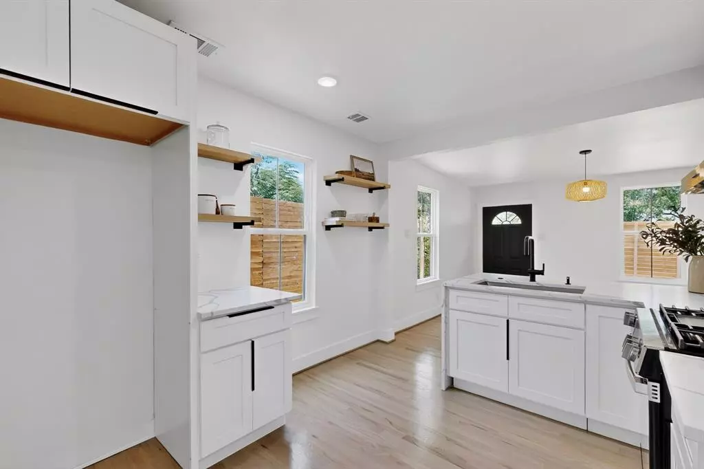 Dallas, TX 75211,4007 Shelley Boulevard