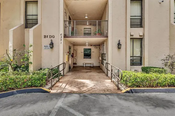 Tamarac, FL 33321,6351 N University Dr #324