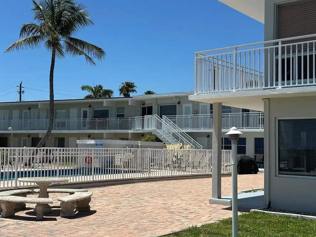 Pompano Beach, FL 33062,2508 Bay Dr #25