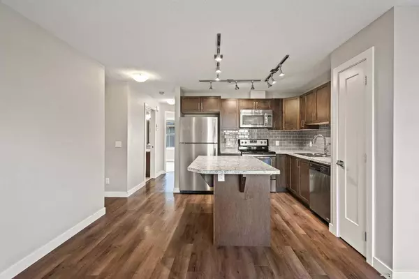 Calgary, AB T3P 0S1,156 Evanscrest GDNS NW