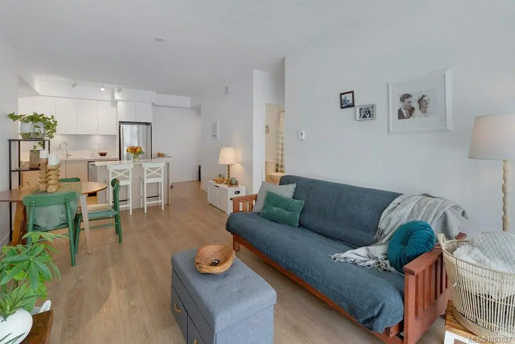 Victoria, BC V8V 3M9,1115 Johnson St #418