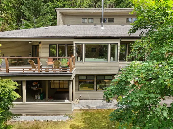 Mayne Island, BC V0N 2J2,297 Wood Dale Dr