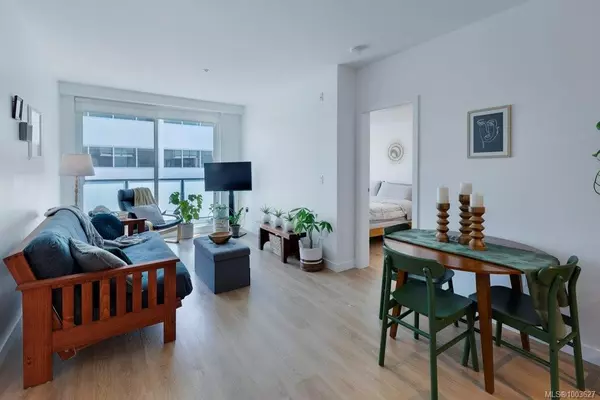 Victoria, BC V8V 3M9,1115 Johnson St #418