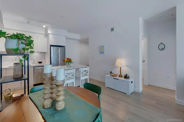 Victoria, BC V8V 3M9,1115 Johnson St #418