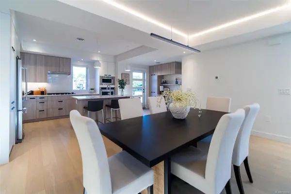 Saanich, BC V8X 2N2,4253 Dieppe Rd #14