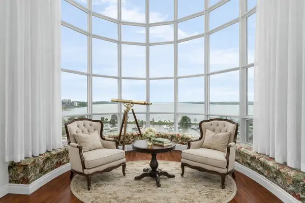 Barrie, ON L4N 9R2,2 Toronto ST #910