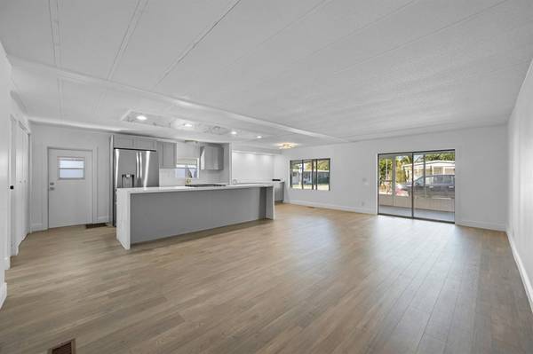 2890 W Marina Dr, Dania Beach, FL 33312