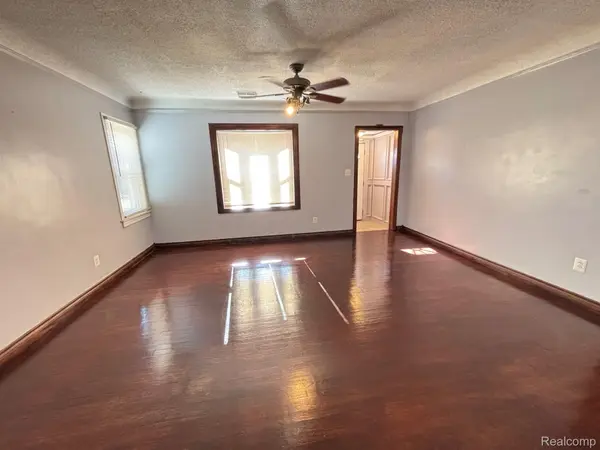 St. Clair Shores, MI 48080,22119 BLACKBURN ST