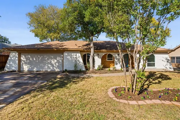 4507 Longacres Court,  Arlington,  TX 76016