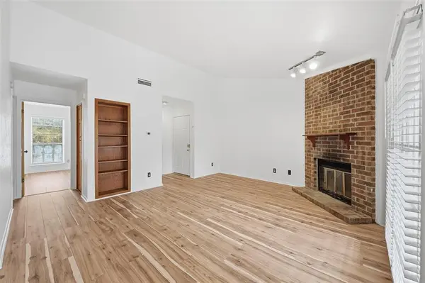 Arlington, TX 76011,1104 Riverchase Lane #203