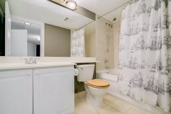 Toronto C14, ON M2N 7A1,5 Northtown WAY #1201