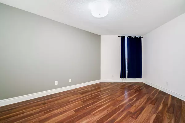 Toronto C14, ON M2N 7A1,5 Northtown WAY #1201