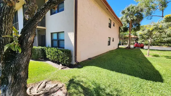 Sunrise, FL 33326,15710 E Waterside Cir #101